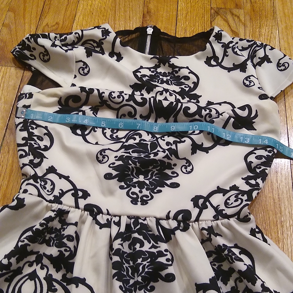 Sold 3/$15 sale Black and white flared dress - Picture 5 of 6